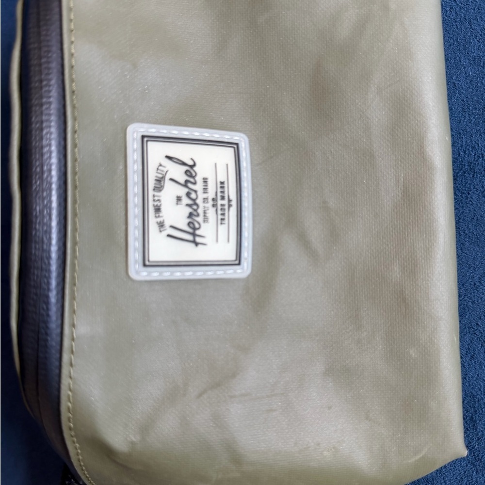 Herschel Olive Green Men's Waist Pack with Black Trim - Picture 3 of 7